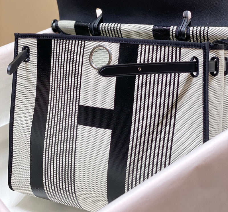 new-luxury-designer-bags-nm23499