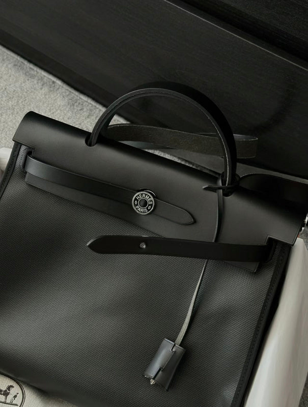 new-luxury-designer-bags-nm23377
