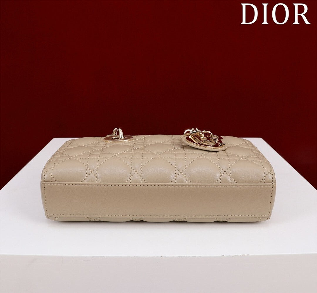 Ezyycart Bags - Best High-End Brands in One Place - AFFORDABLE LUXURY BAGS - 19044