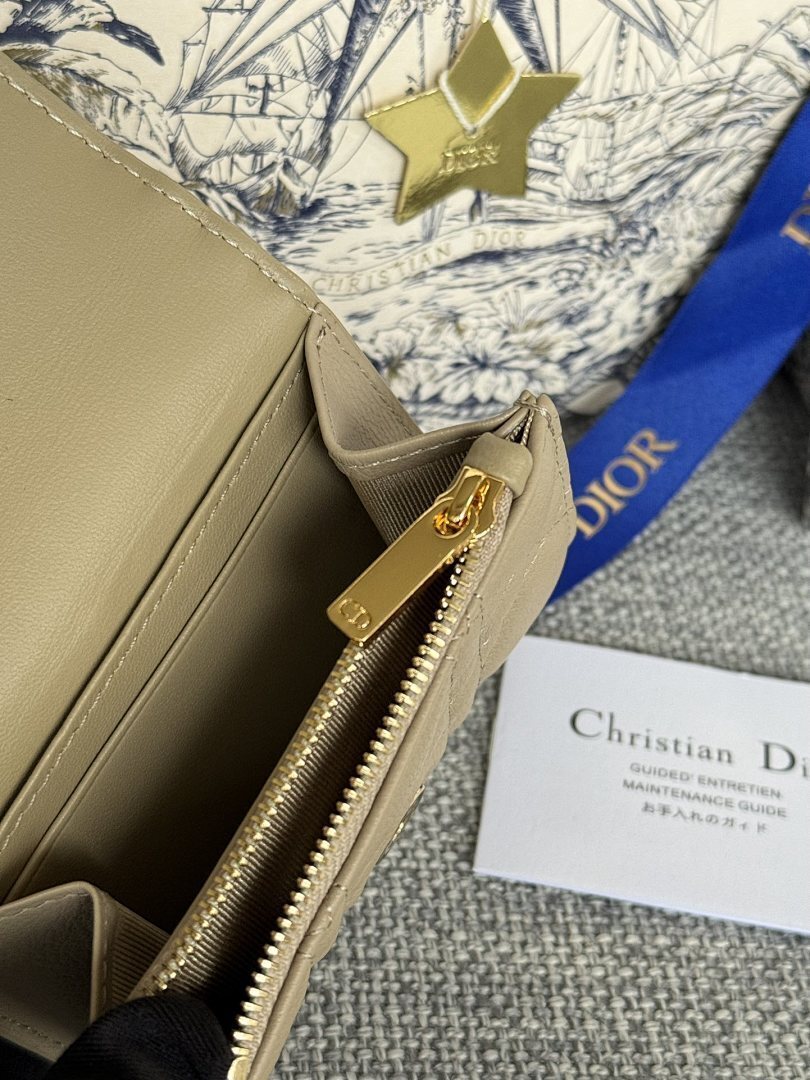 Ezyycart Bags - Best High-End Brands in One Place - AFFORDABLE LUXURY BAGS - 19008