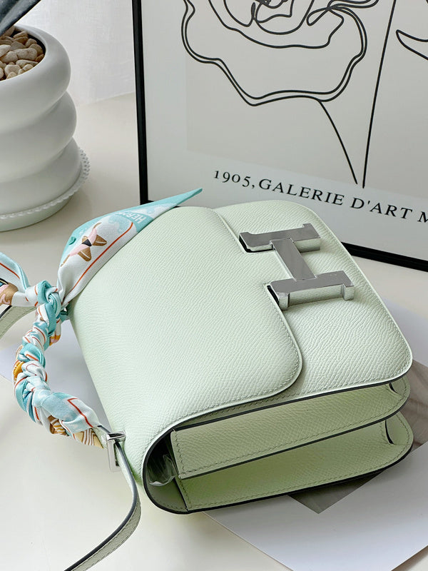 new-luxury-designer-bags-nm23376