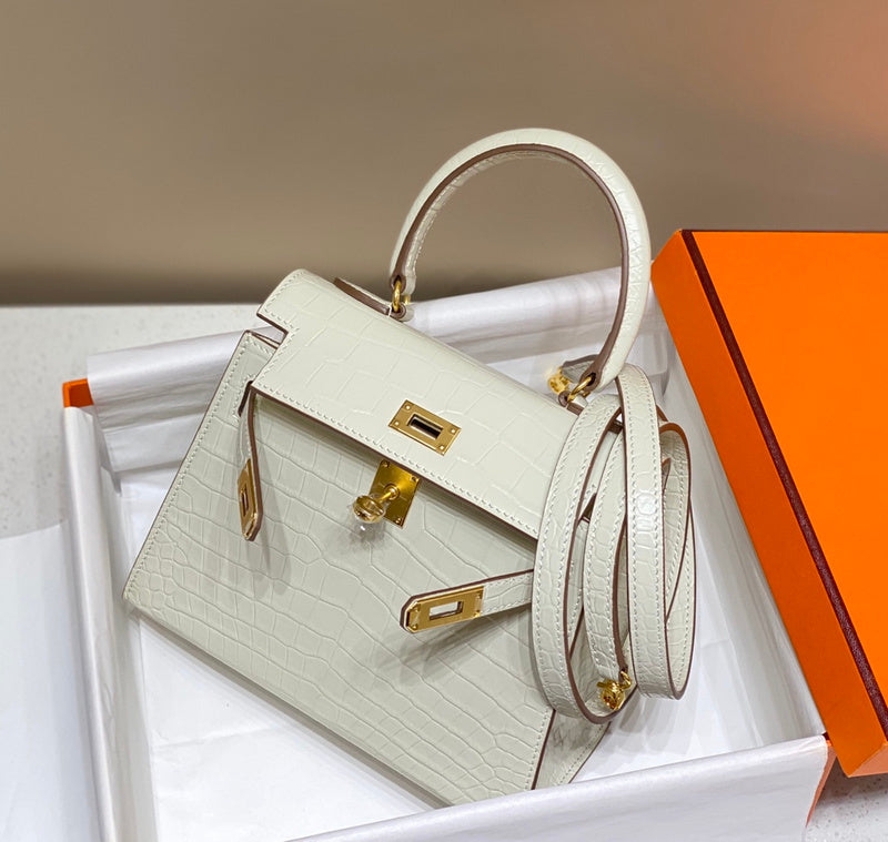 new-luxury-designer-bags-nm23533