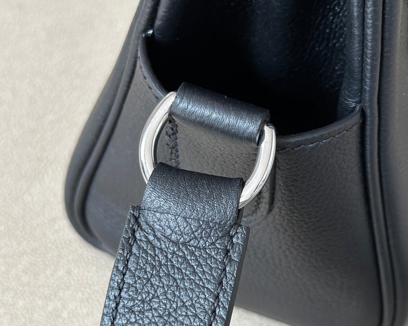 new-luxury-designer-bags-nm23975