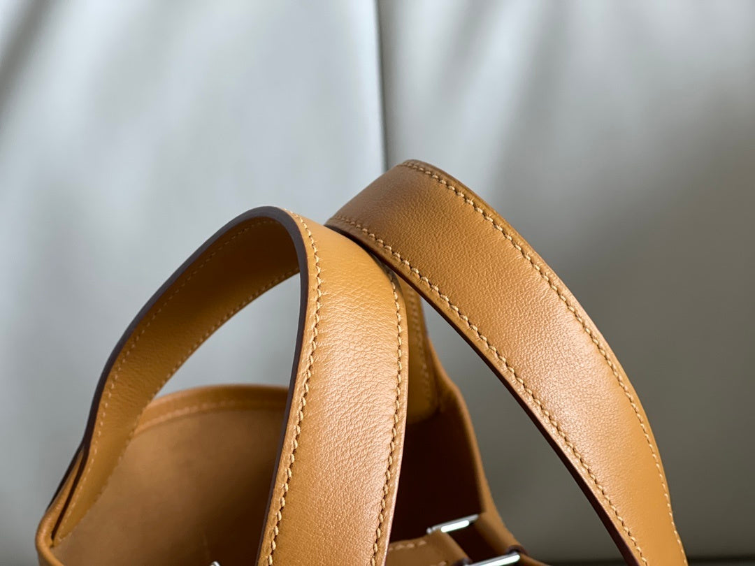new-luxury-designer-bags-nm23070
