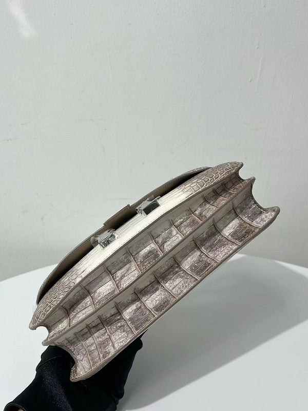 new-luxury-designer-bags-nm23448