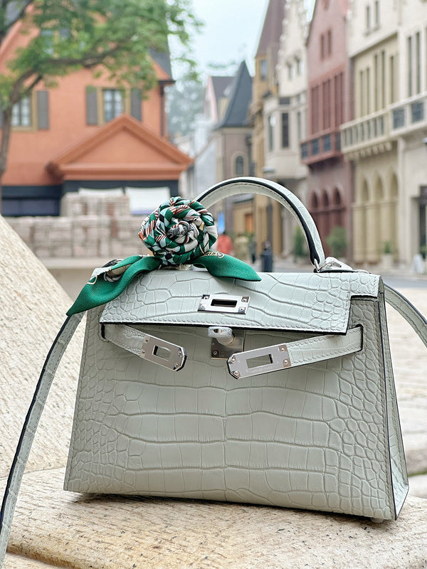 new-luxury-designer-bags-nm23860