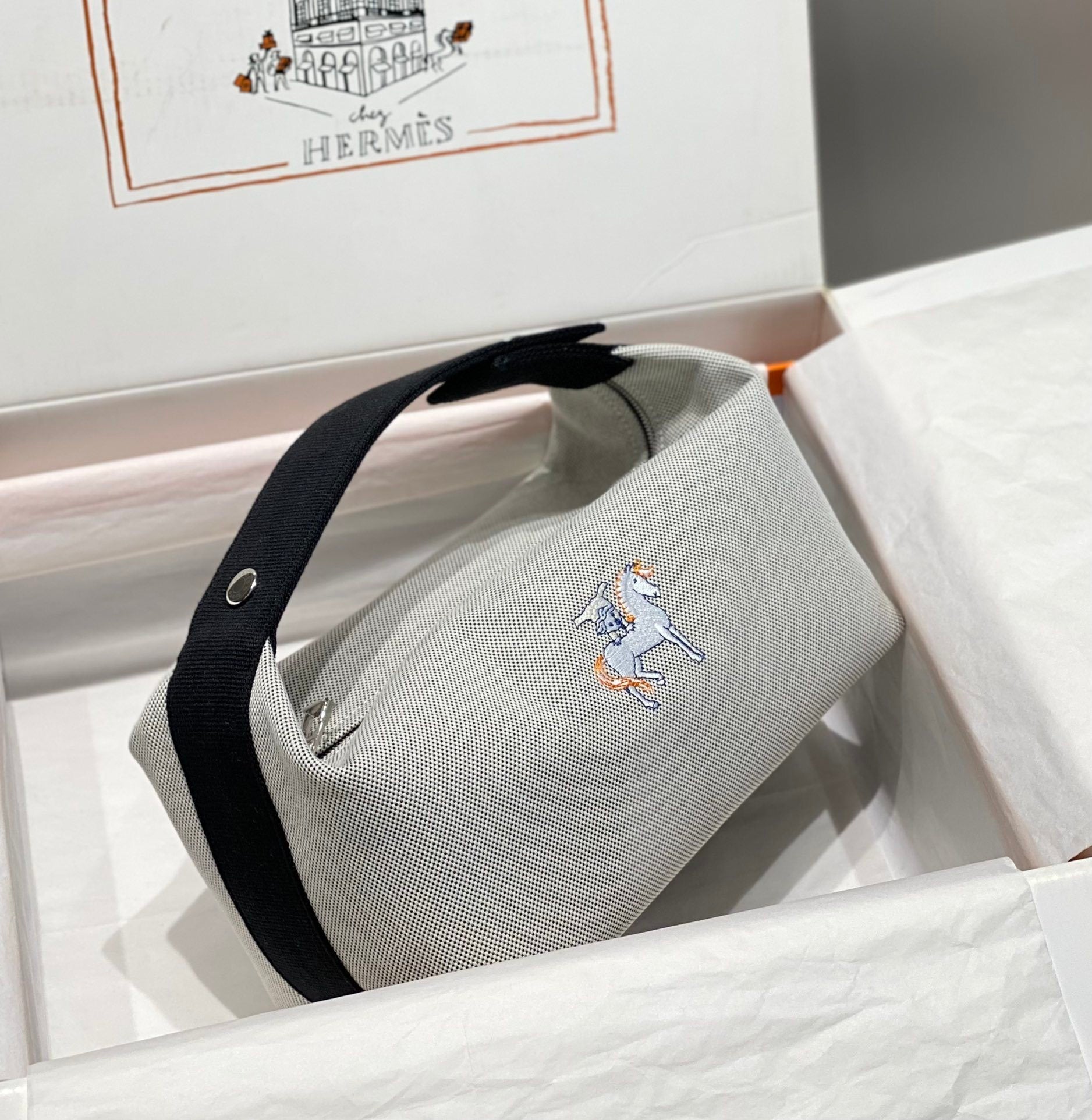 new-luxury-designer-bags-nm22990