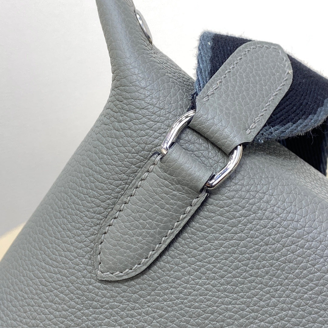 new-luxury-designer-bags-nm23339