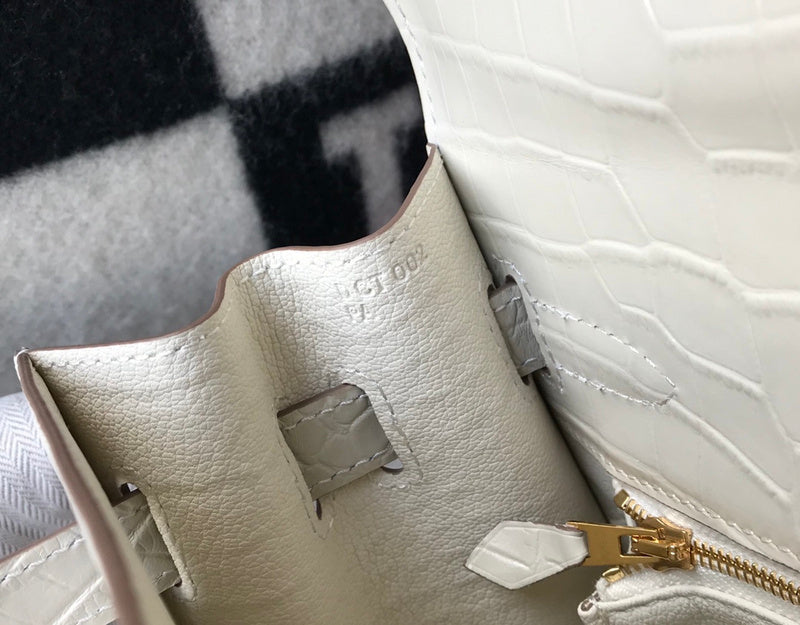 new-luxury-designer-bags-nm23445