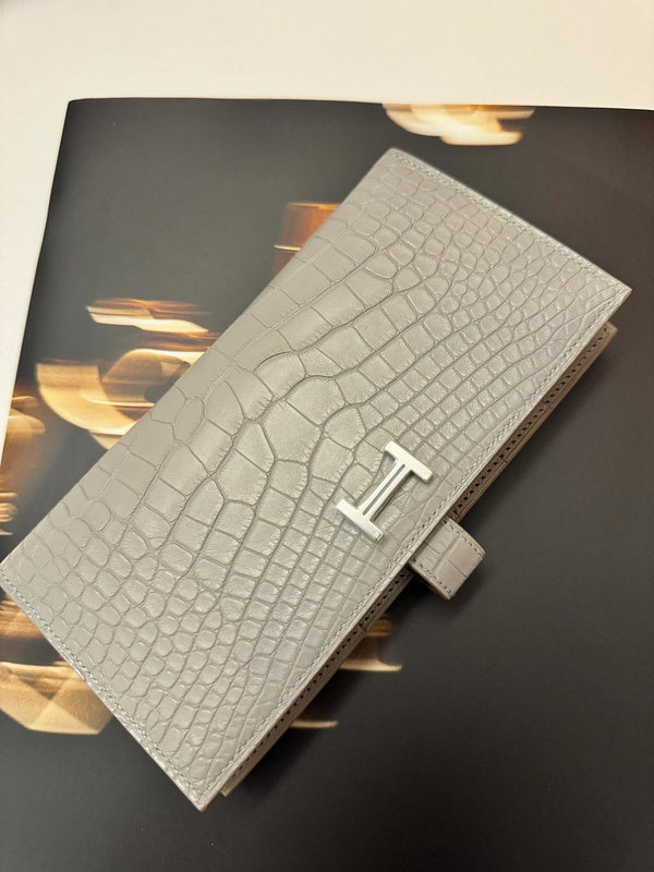 new-luxury-designer-bags-nm23547