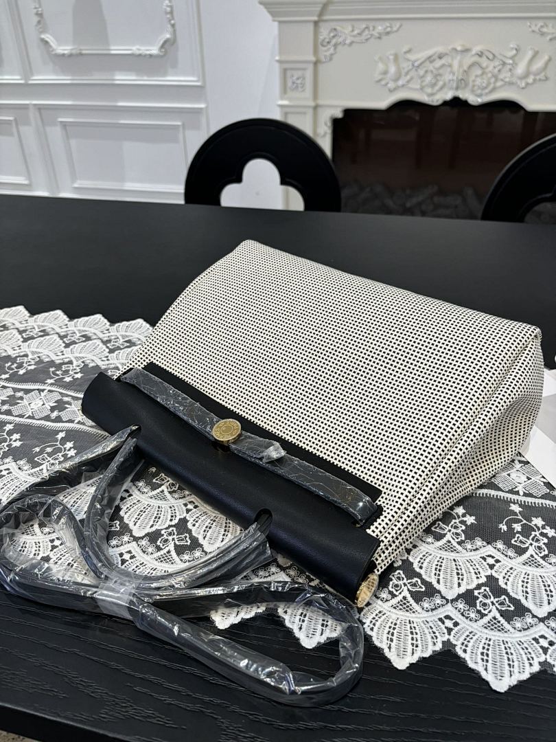 Anum Bags - High-Quality Designer Products for You - AFFORDABLE LUXURY BAGS - 20458