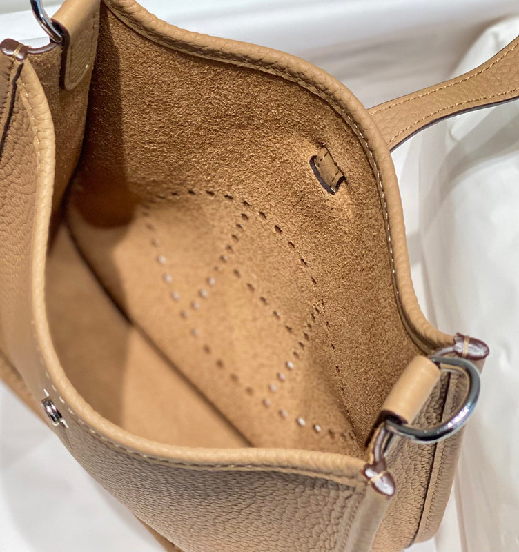 new-luxury-designer-bags-nm23542