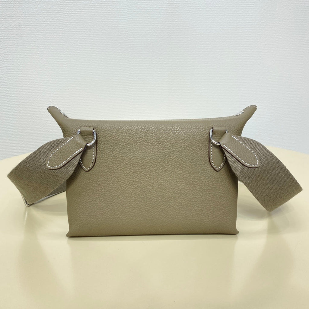 new-luxury-designer-bags-nm23341