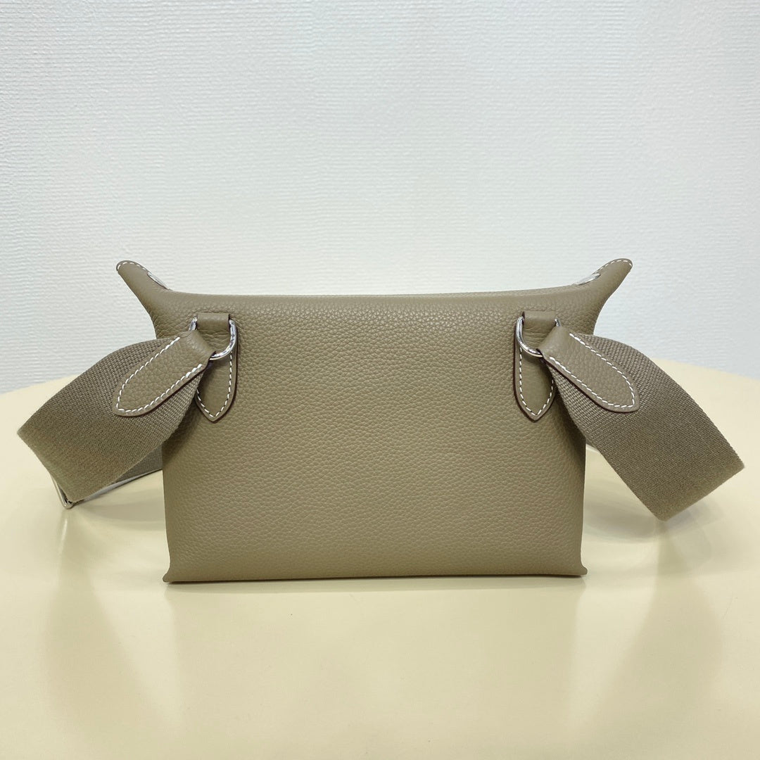 new-luxury-designer-bags-nm23341