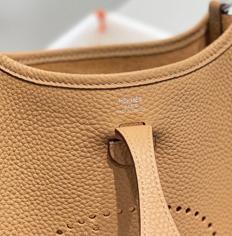 new-luxury-designer-bags-nm23542