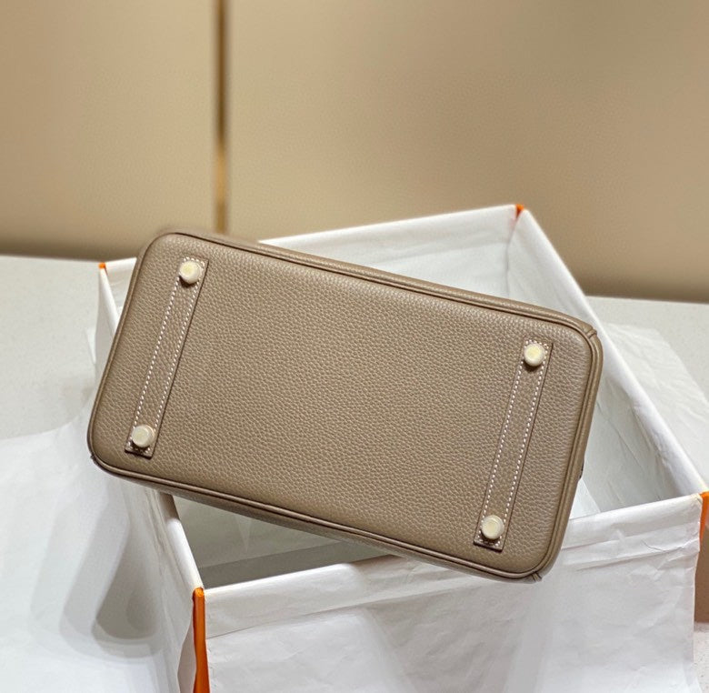 new-luxury-designer-bags-nm23722