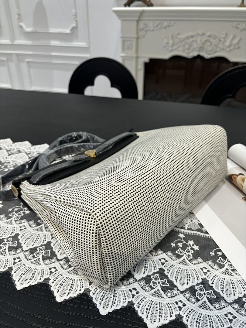 Anum Bags - High-Quality Designer Products for You - AFFORDABLE LUXURY BAGS - 20458