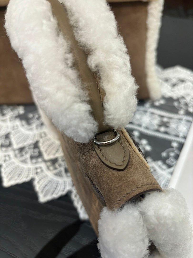 Anum Bags - High-Quality Designer Products for You - AFFORDABLE LUXURY BAGS - 20562
