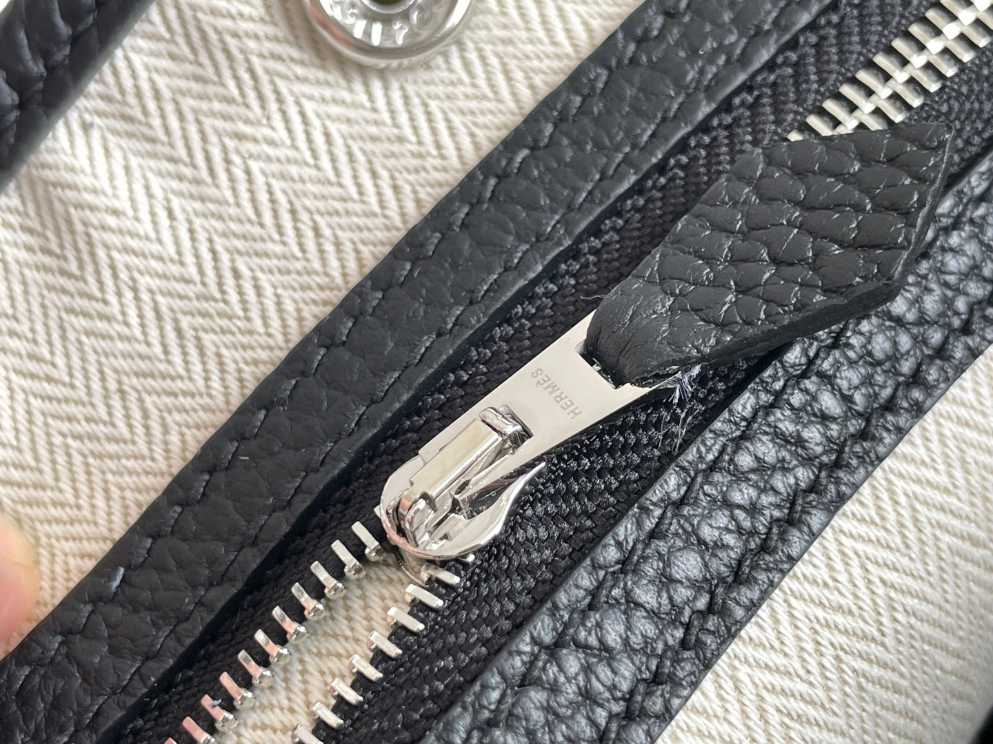 new-luxury-designer-bags-nm22935