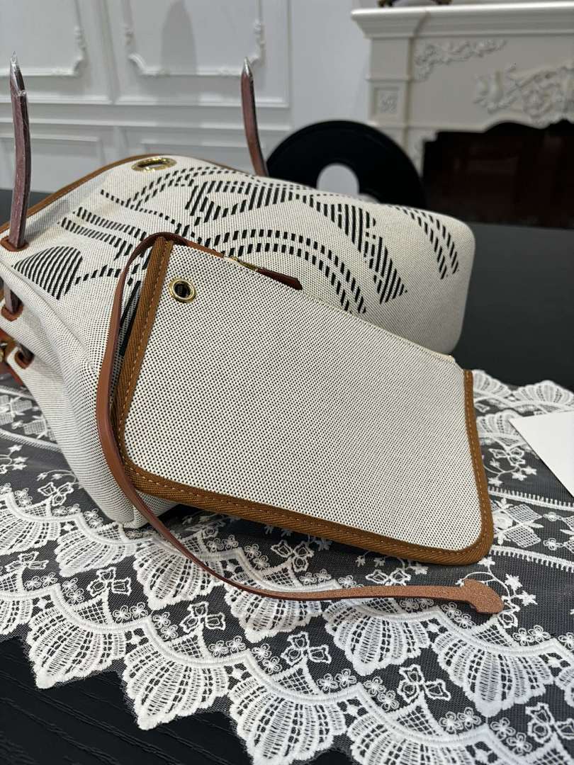 Anum Bags - Best High-End Brands in One Place - AFFORDABLE LUXURY BAGS - 20556