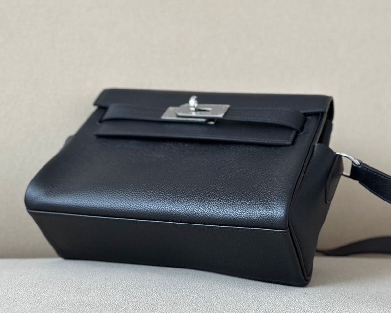 new-luxury-designer-bags-nm23975