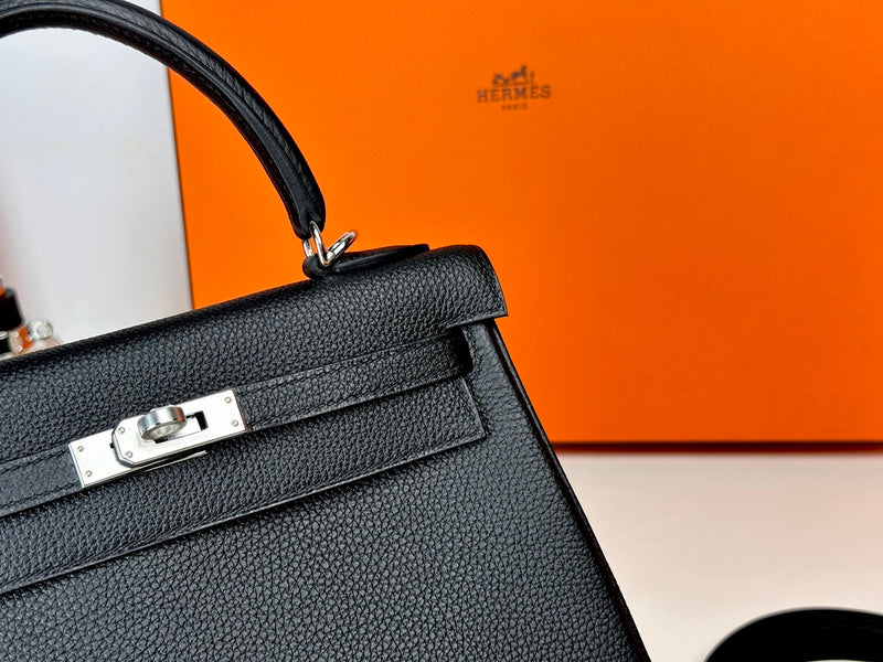 new-luxury-designer-bags-nm23979
