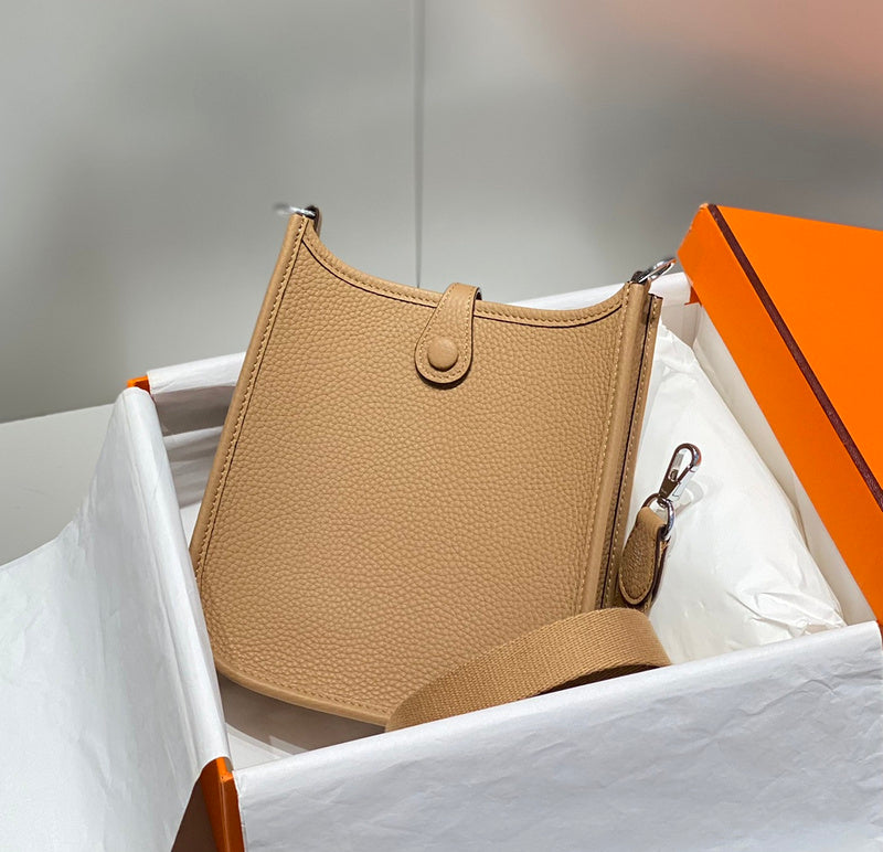 new-luxury-designer-bags-nm23542