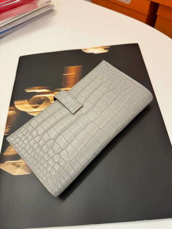 new-luxury-designer-bags-nm23547