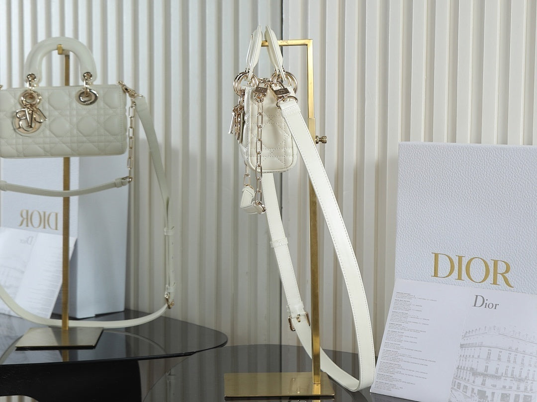Ezyycart Bags - Best High-End Brands in One Place - AFFORDABLE LUXURY BAGS - 19056