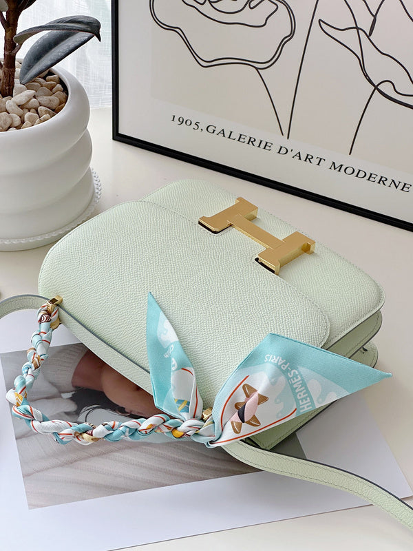 new-luxury-designer-bags-nm23376