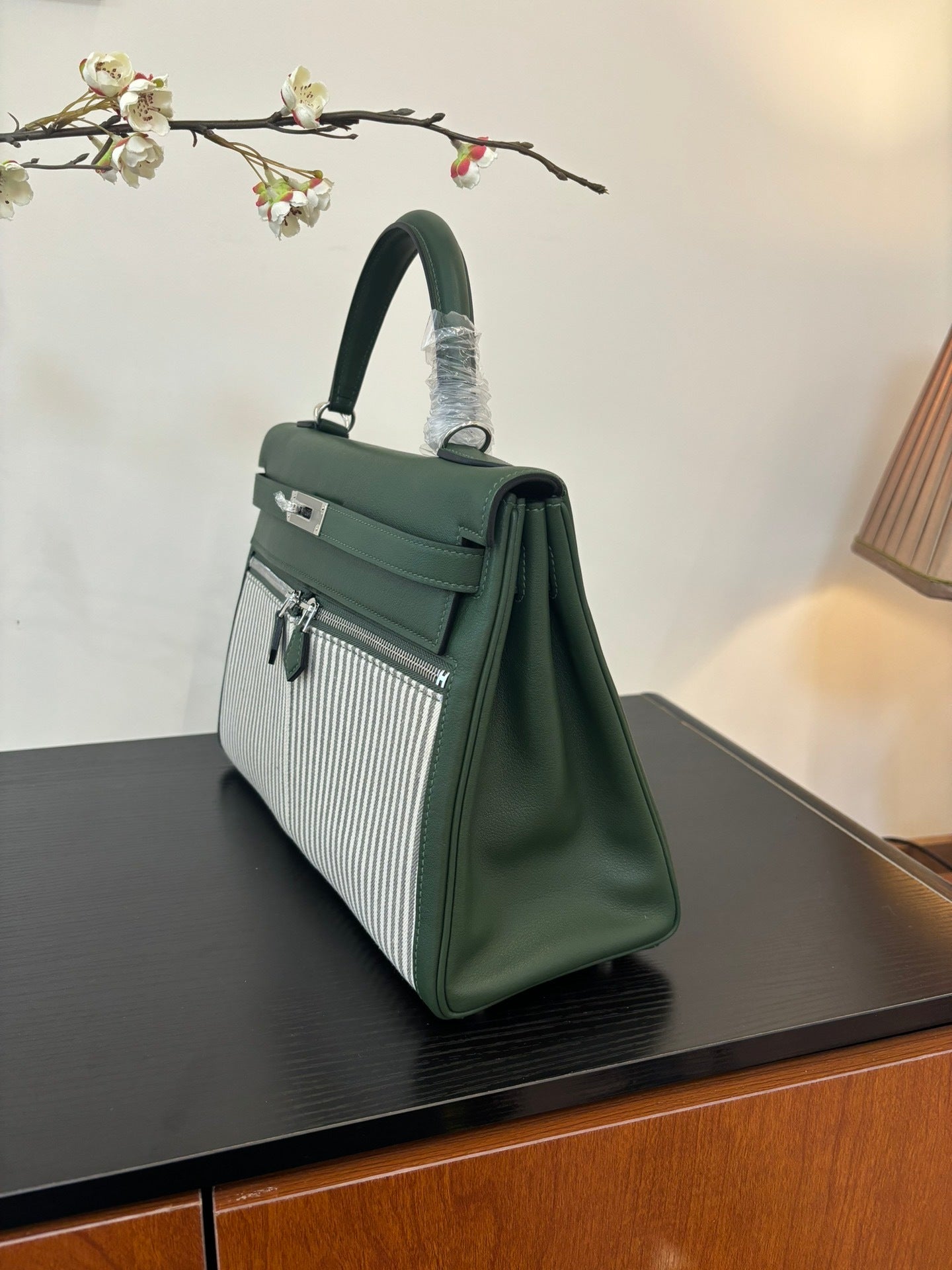 new-luxury-designer-bags-nm22937