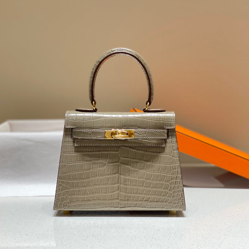 new-luxury-designer-bags-nm23724