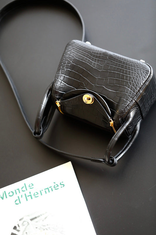 new-luxury-designer-bags-nm23885