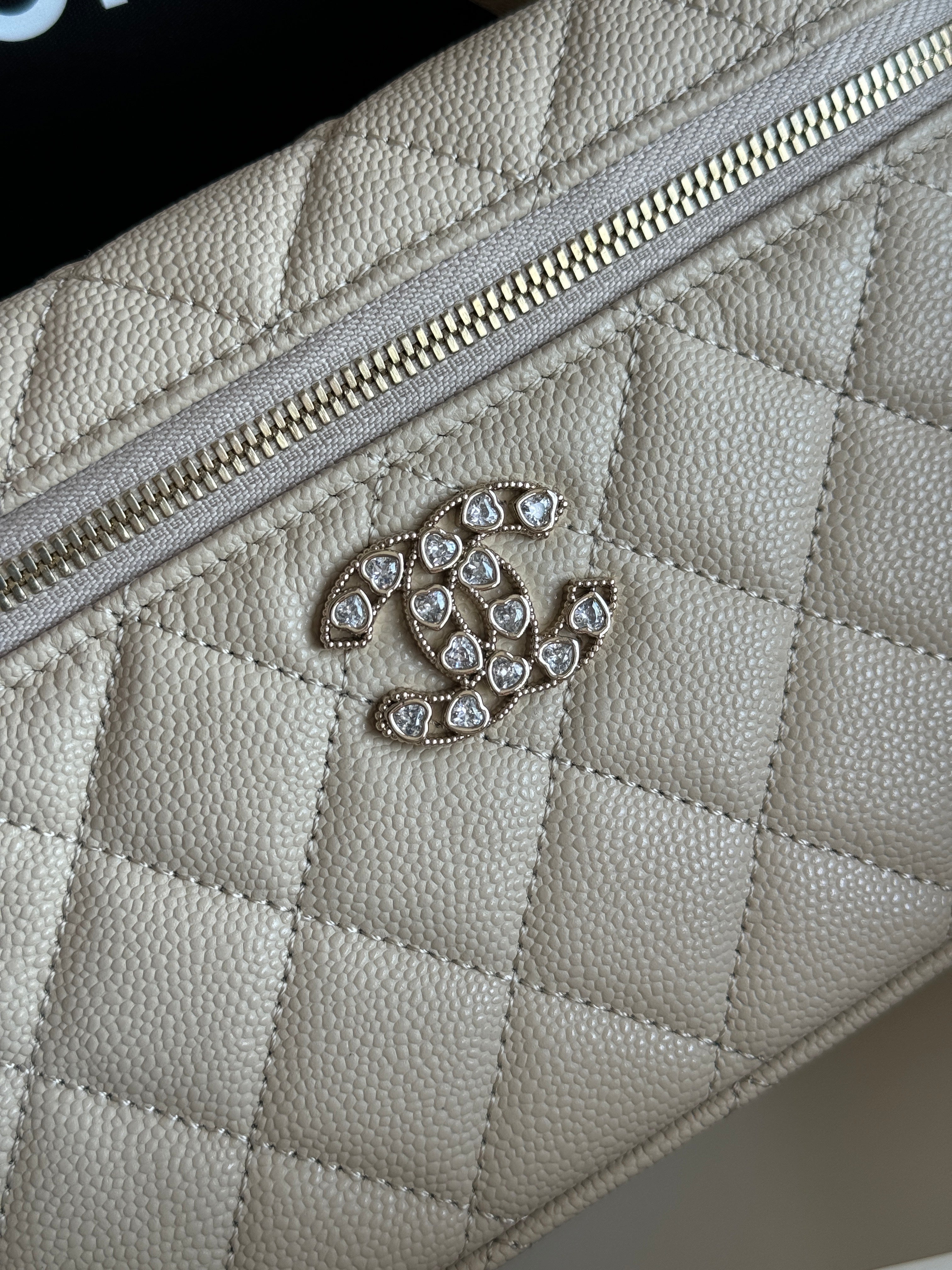 Anum Bags Bags - High-Quality Designer Products for You - AFFORDABLE LUXURY BAGS - 6855