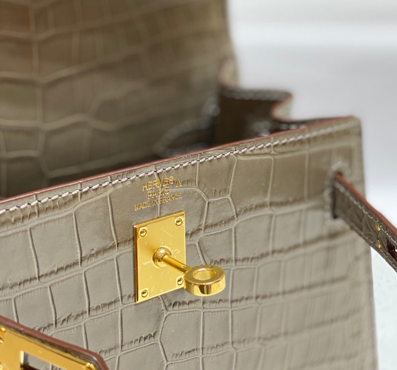 new-luxury-designer-bags-nm23724