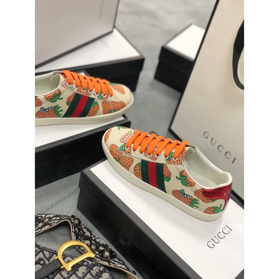 Ezyycart Bags MO-GCI ACE LEATHER SNEAKER WITH STRAWBERRY 107