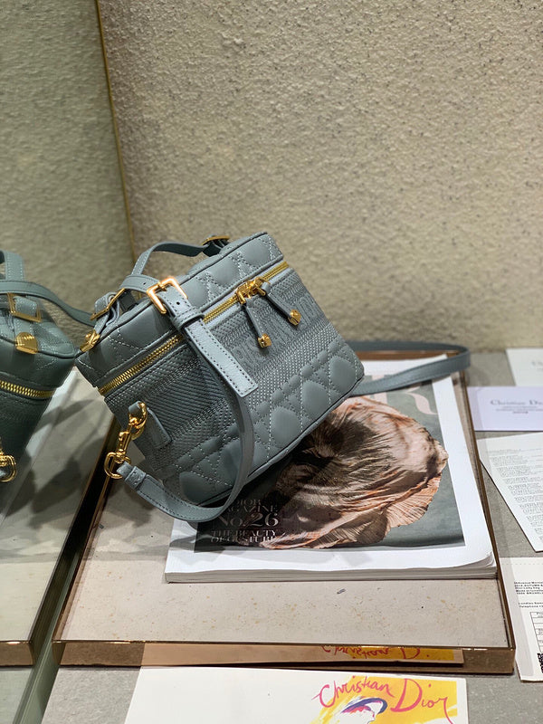 Anum Bags MV - Dir Bags - 1931
