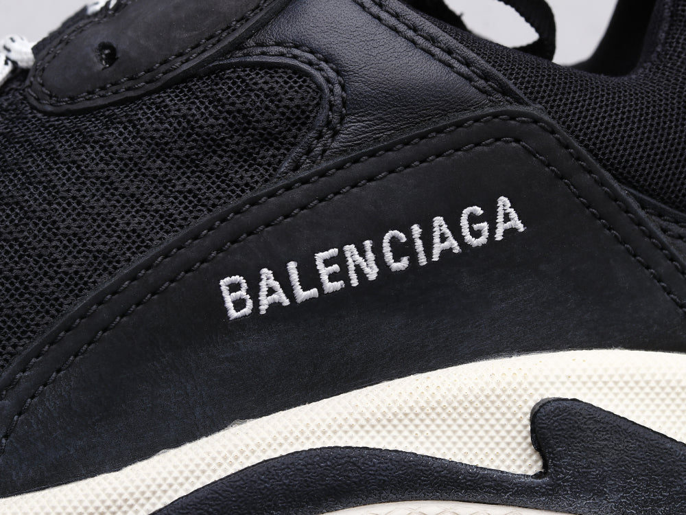 Ezyycart Bags Bla Triple S Black and Red Sneaker