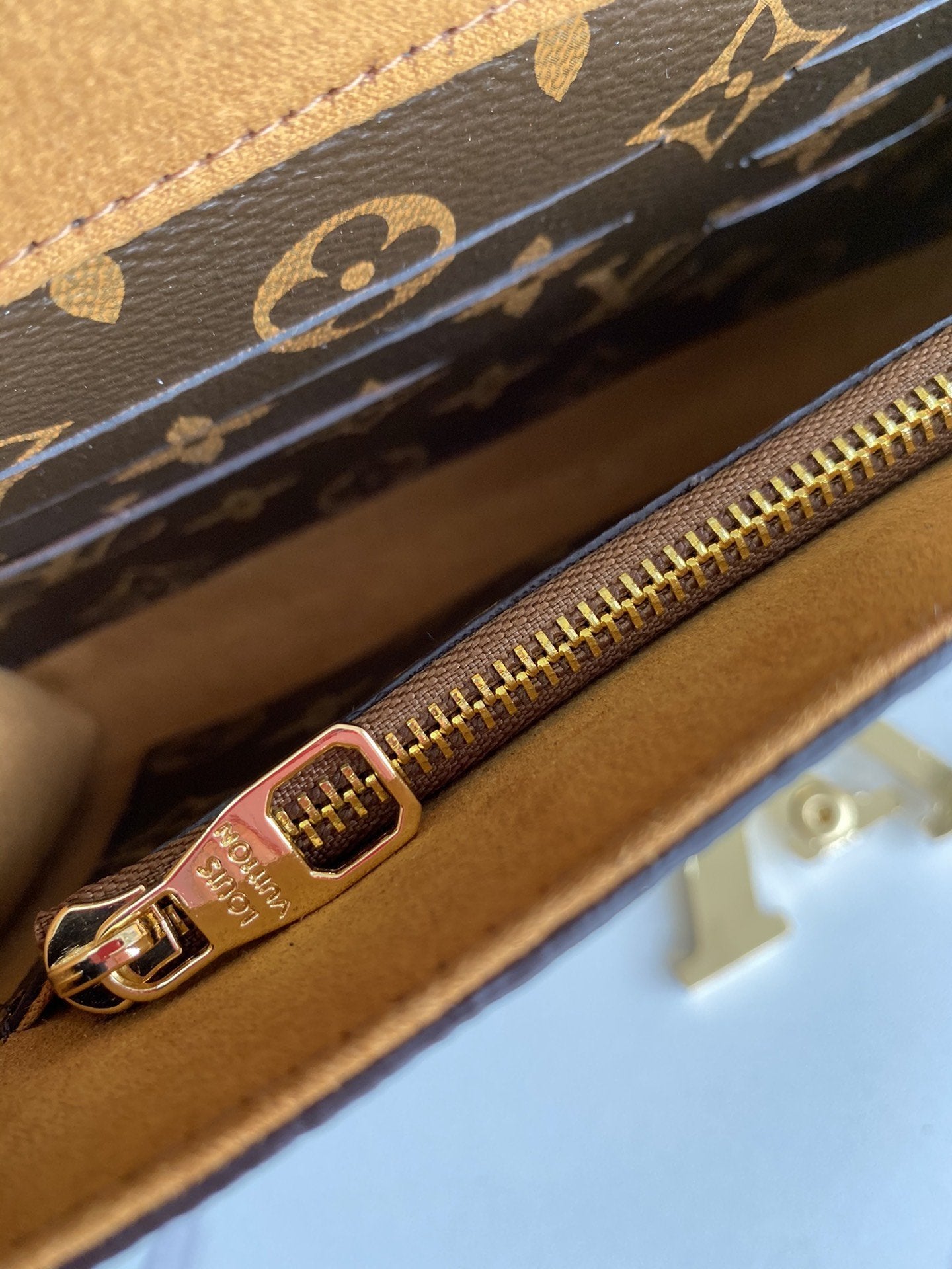 Ezyycart Bags Wallet LUV 056
