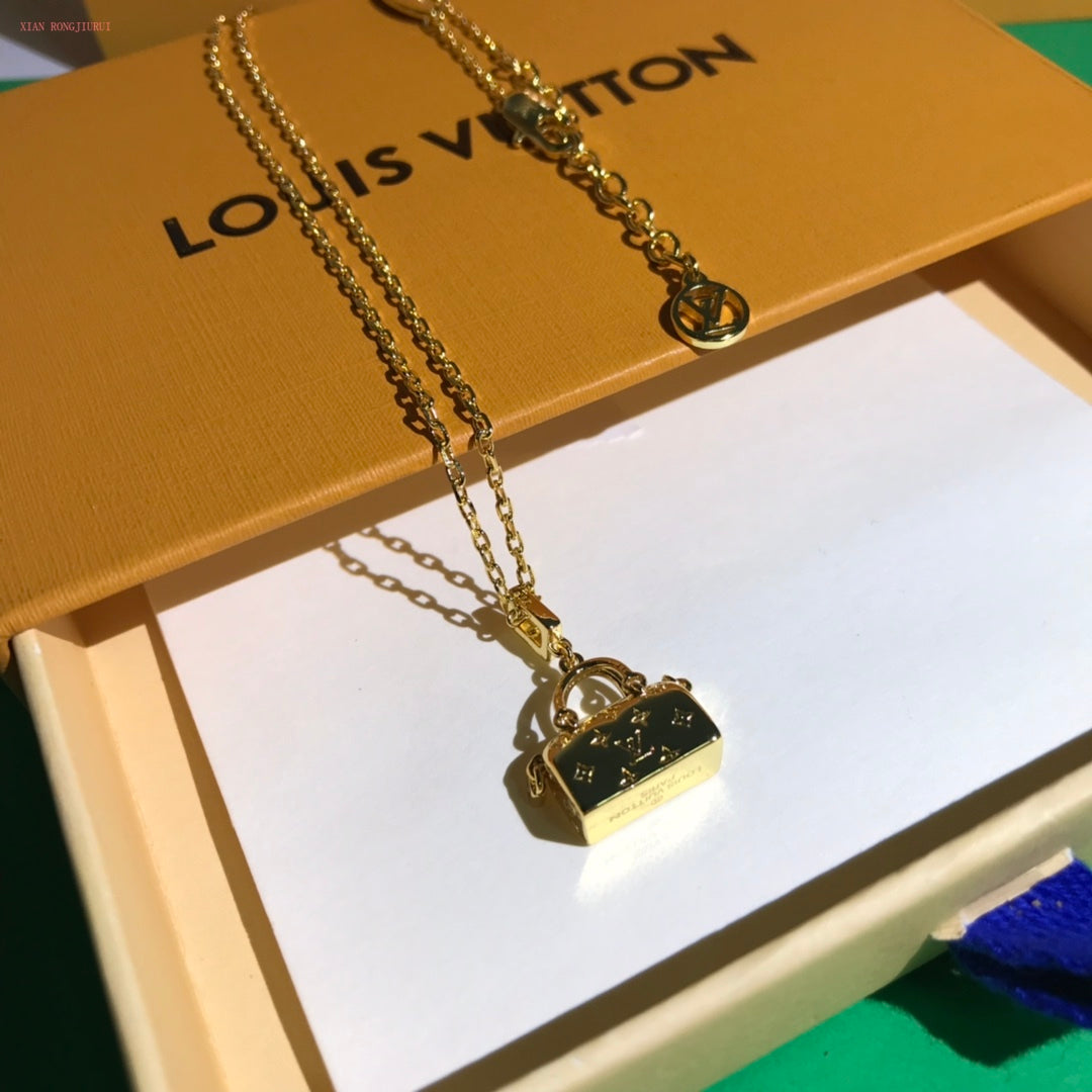 Anum Bags Necklace LUV031