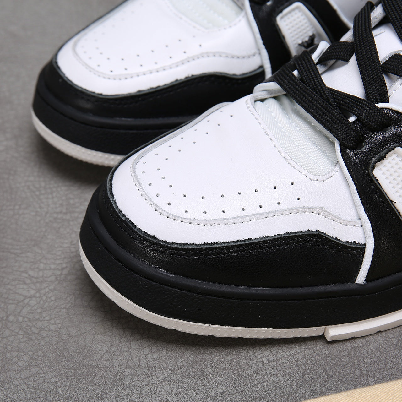 Anum Bags LUV Traners Inspired White Black Sneaker