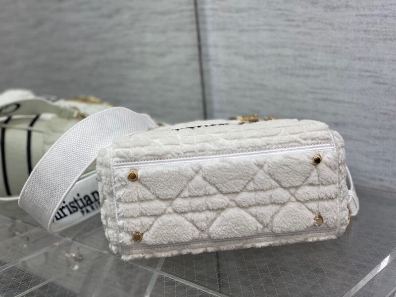Anum Bags MV - Dir Bags - 1910