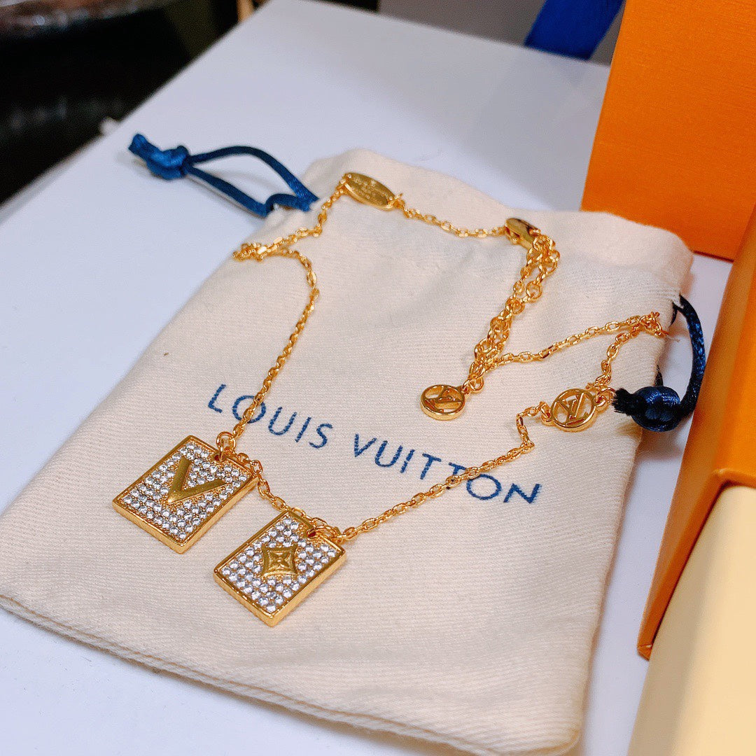 Anum Bags Necklace LUV018