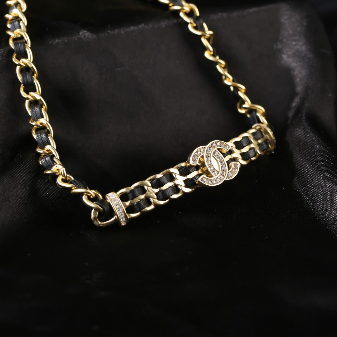 Anum Bags MO -Necklace CHL009
