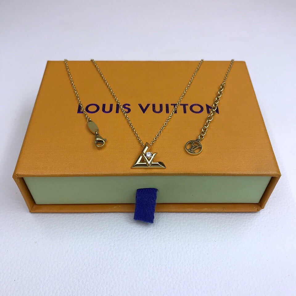 Anum Bags Necklace LUV015