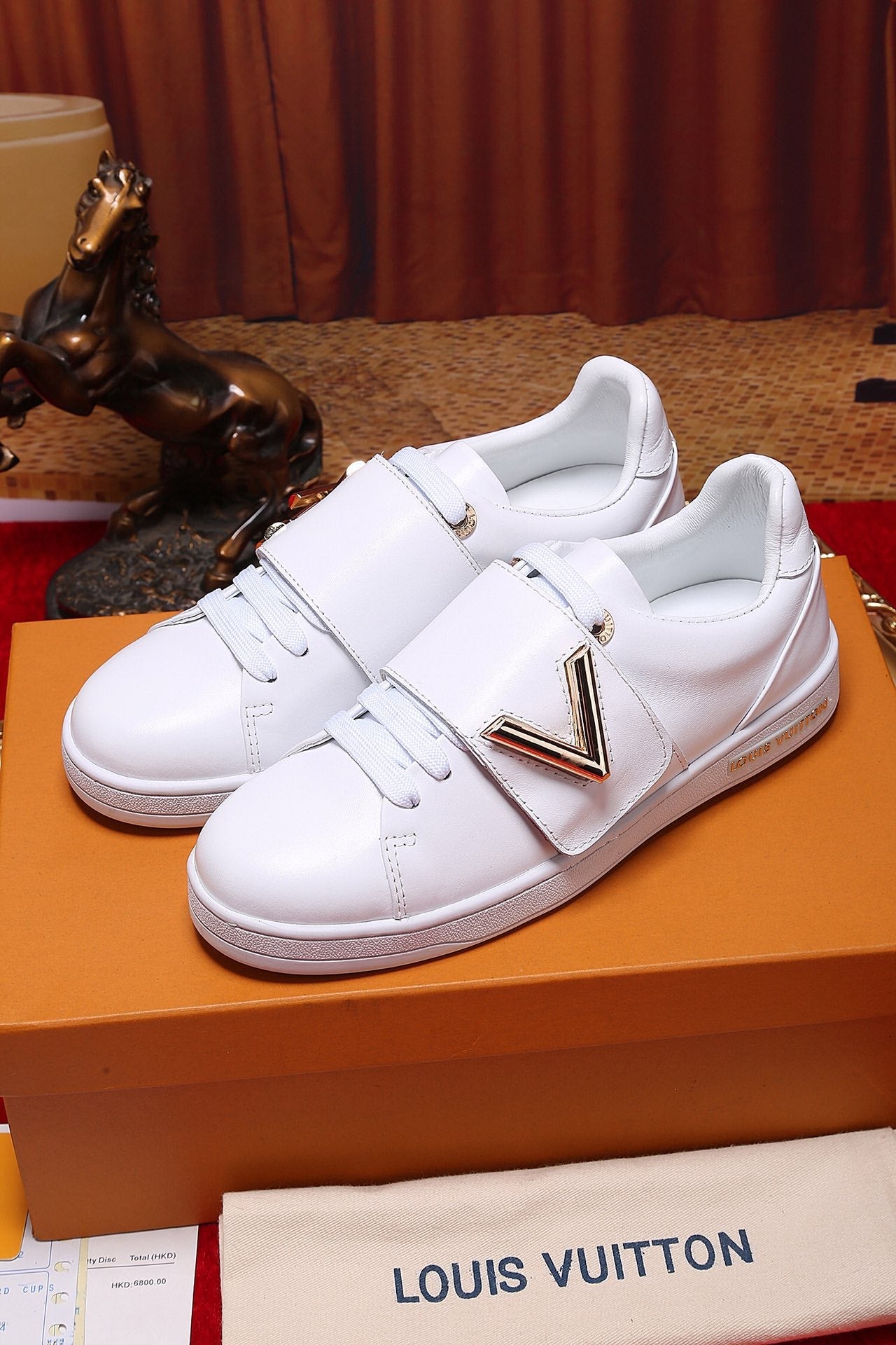 Anum Bags LUV Font Row White Sneaker