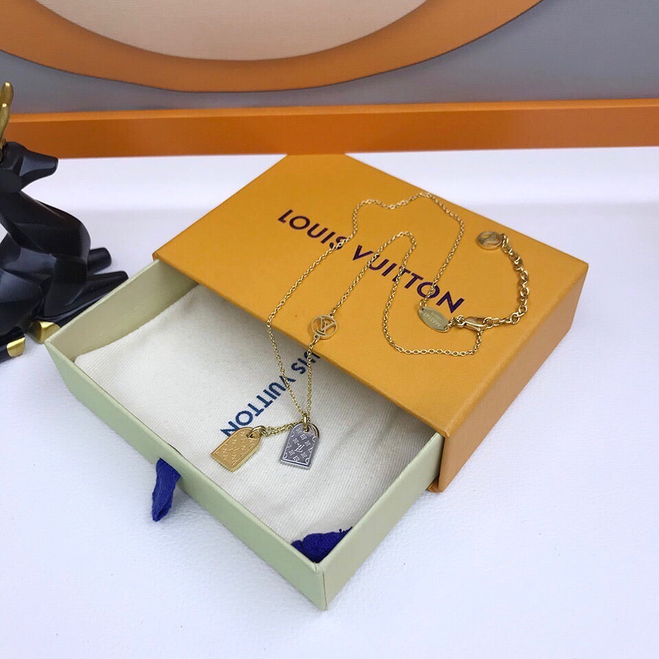 Anum Bags Necklace LUV017