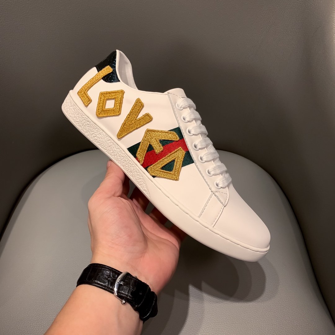Ezyycart Bags MO-GCI Ace Embroidered Love SNEAKER 122