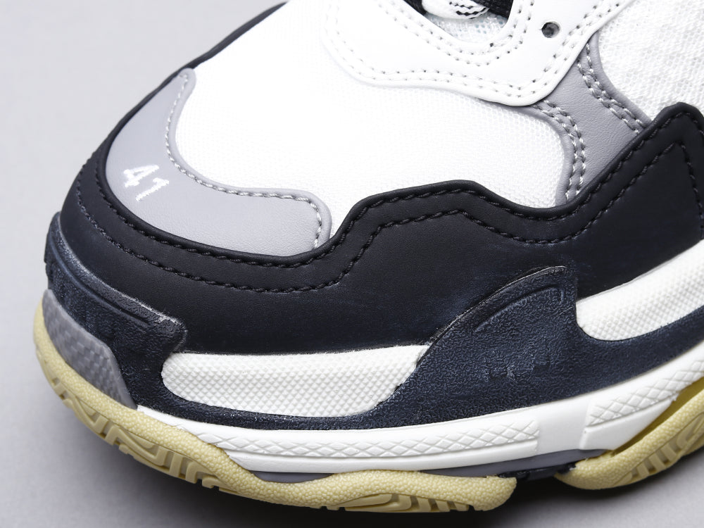 Ezyycart Bags Bla Triple-S Black And White Sneaker
