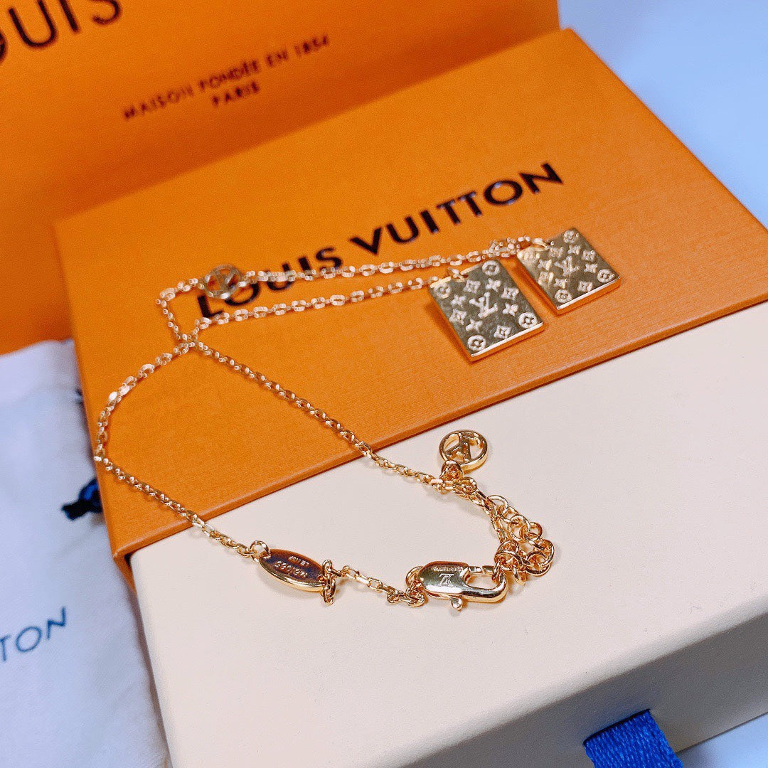 Anum Bags Necklace LUV018